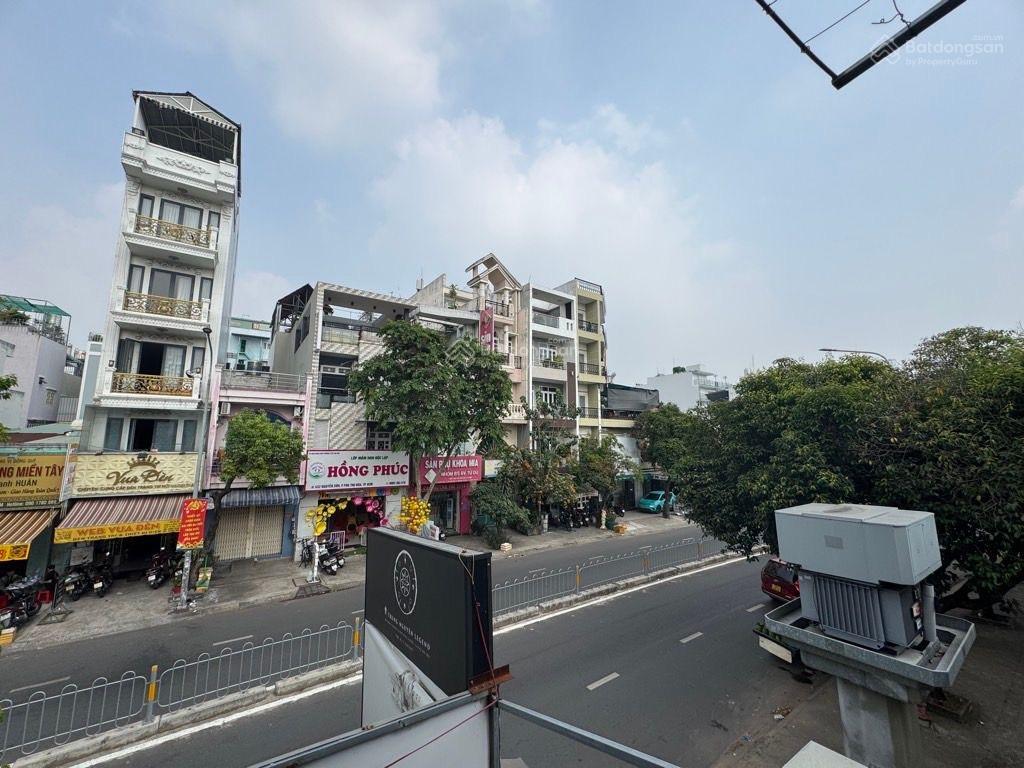 Mặt tiền lô góc  nguyễn sơn  phú thạnh tân phú mt kinh doanh tốt