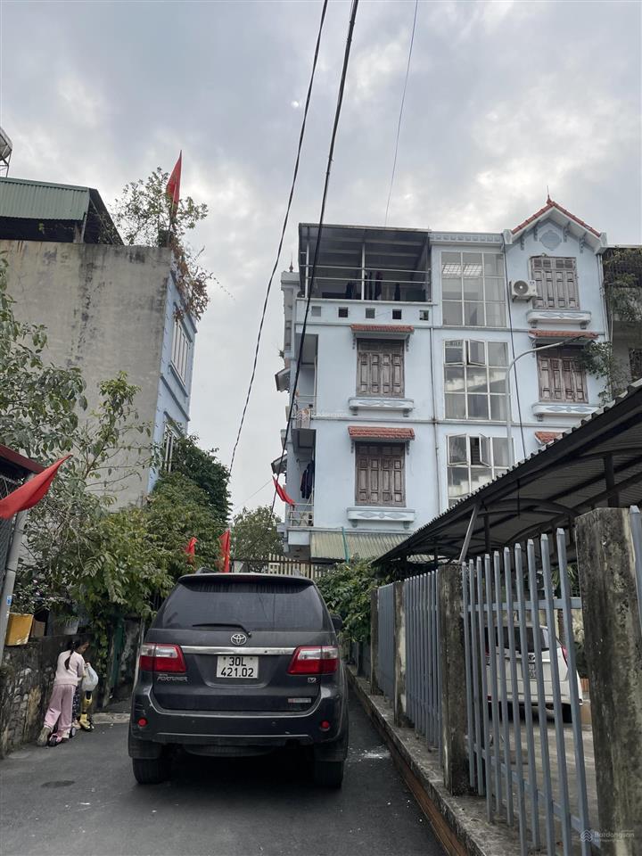 Bán nhà tây tựu , dt 66m2 , 4 tầng , mt 5m , giá 7,7 tỷ. ô tô 7 chỗ đỗ cửa. gara ô tô