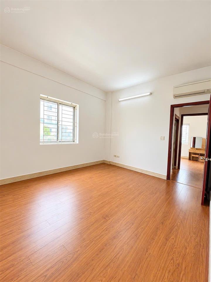 Bán căn hộ chung cư tại khu đô thị việt hưng, 3,6 tỷ, 74m2, đẹp, nhiều tiện ích