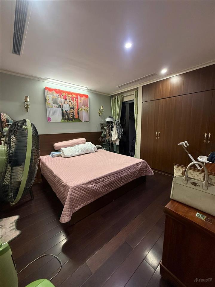 Chính chủ bán căn hộ chung cư 82 m2, 3pn 2vs chung cư hc golden city, giá chỉ 7,5 tỷ