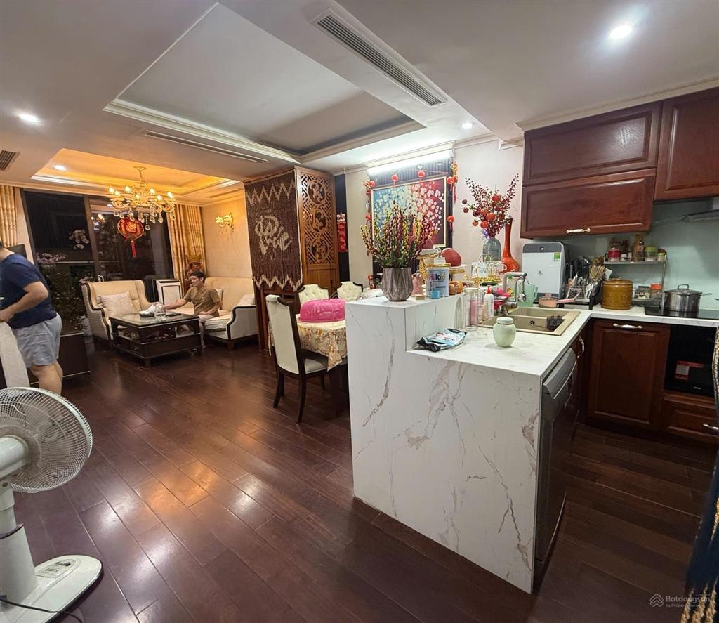 Chính chủ bán căn hộ chung cư 82 m2, 3pn 2vs chung cư hc golden city, giá chỉ 7,5 tỷ