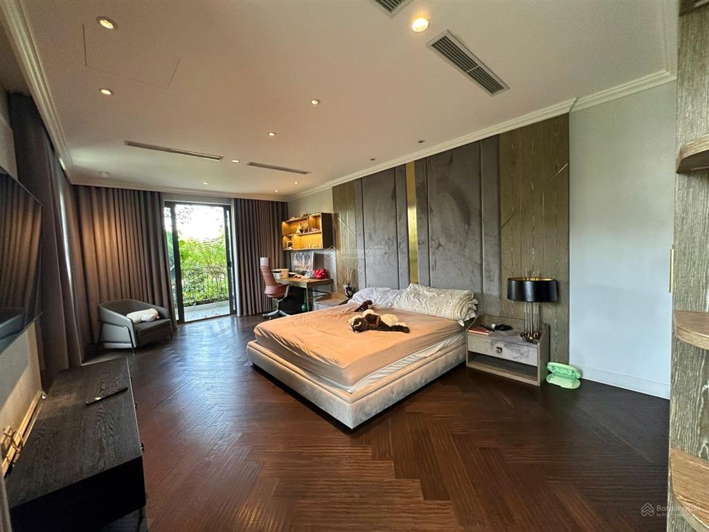 Cần bán gấp bt đơn lập, view sông, phân khu bằng lăng, vinhomes riverside, dt 495m2, giá 370 tỷ