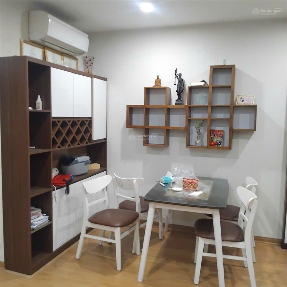 Chính chủ e bán căn cc xuân mai tòa f
dt 62m2  1pk  2pn  2vs, 1 khu bếp riêng, khu phơi đồ