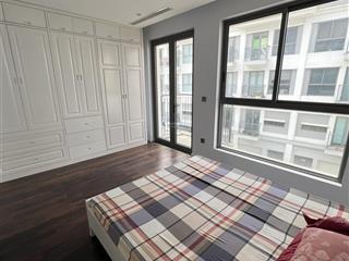 Cho thuê gia đình ở hoặc làm văn phòng tầng 25, 75m2, giá 25 triệu, có thang máy, giường tủ