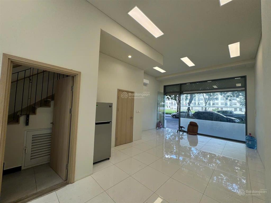 Chỉ 30 triệu thuê nhà nguyên căn dt 75m2 x 5 tầng, mt 5m tại the manor central park nguyễn xiển