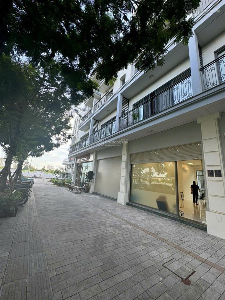 Chính chủ cho thuê tầng 1 giá 11 triệu/th  phù hợp làm văn phòng, showroom, kinh doanh, cửa hàng