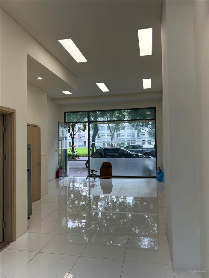 Chính chủ cho thuê tầng 1 giá 11 triệu/th  phù hợp làm văn phòng, showroom, kinh doanh, cửa hàng