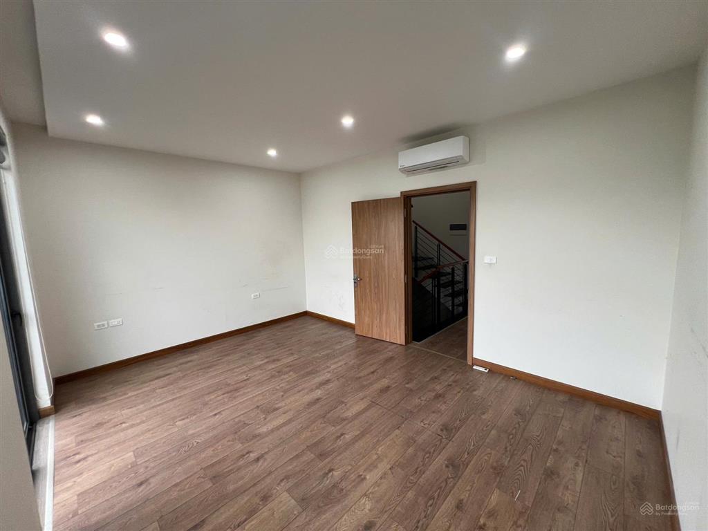 Chỉ 4 triệu/tháng thuê văn phòng 16m² gần thanh xuân. gửi oto xe máy miễn phí