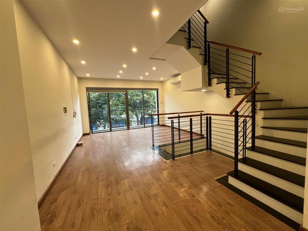 Chỉ 4 triệu/tháng thuê văn phòng 16m² gần thanh xuân. gửi oto xe máy miễn phí