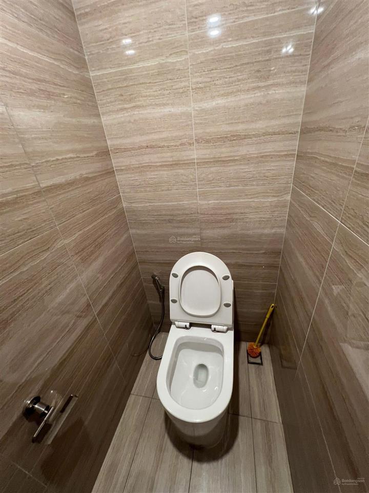 Chỉ 4 triệu/tháng thuê văn phòng 16m² gần thanh xuân. gửi oto xe máy miễn phí