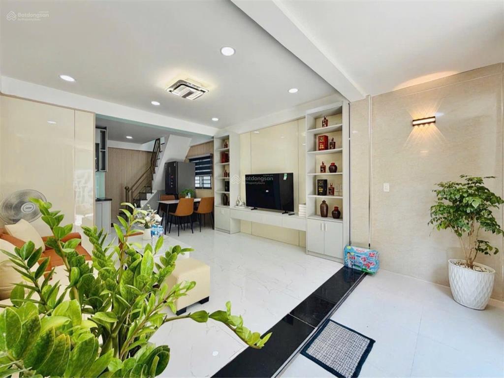 Bán nhà hẻm 6m, đường quang trung, 36m2 x 2 tầng, ngay emart 2, giá chỉ 4.78 tỷ
