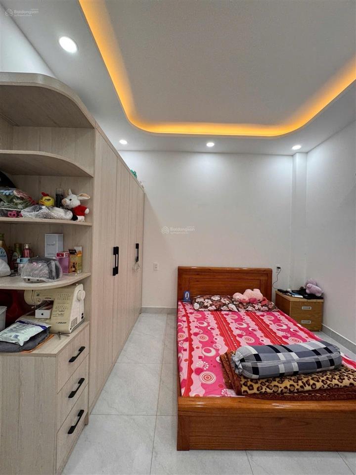 7.6 tỷ, 68m2, 4 tầng ngay bv hồng đức đường thống nhất, gò vấp