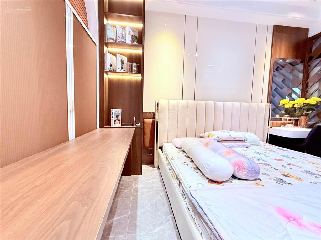 Bán nhà 62m2, 5 tầng thang máy, nội thất cao cấp, hẻm 8m, quang trung gò vấp, giá 13.5 tỷ
