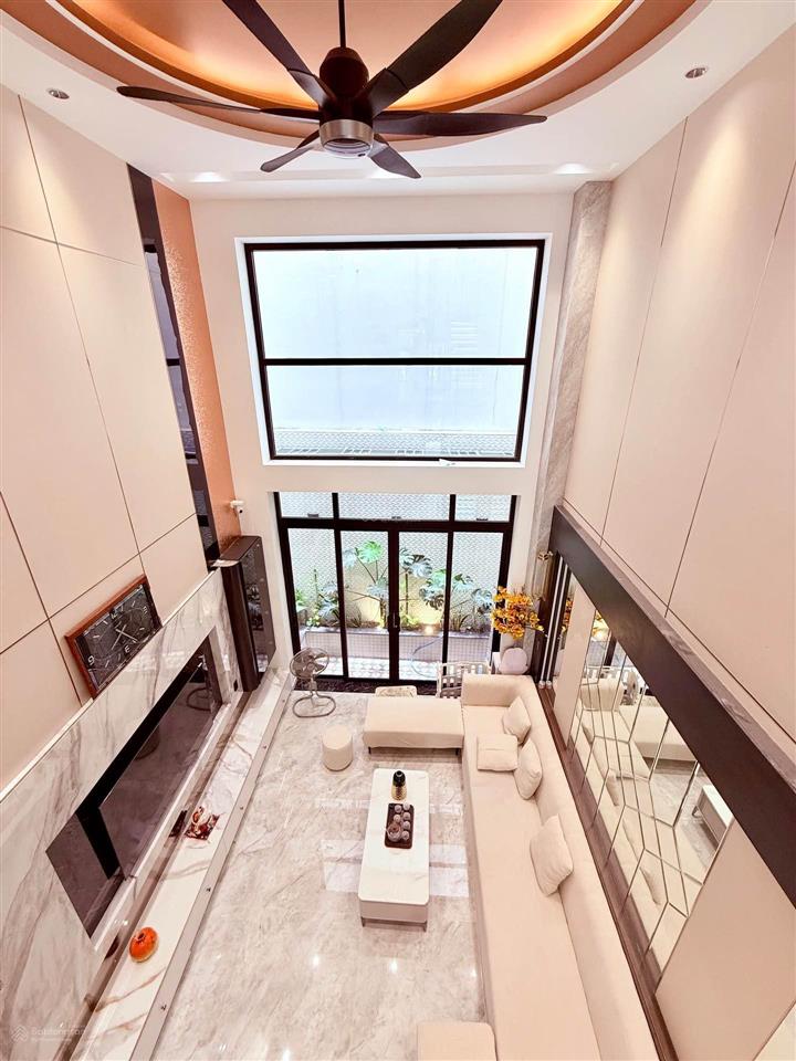 Bán nhà 62m2, 5 tầng thang máy, nội thất cao cấp, hẻm 8m, quang trung gò vấp, giá 13.5 tỷ