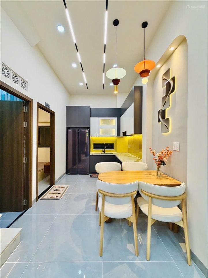 5,56 tỷ, 45m2, 3 tầng xây mới, sát mặt tiền lê đức thọ, gò vấp