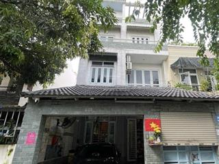 Phan huy ích, ngay emart 90m2, 3 tầng, 6pn, giá 11 tỷ