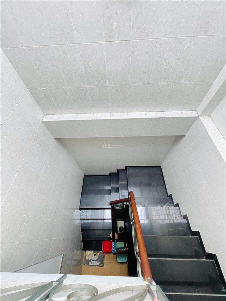 Phan huy ích, ngay emart 90m2, 3 tầng, 6pn, giá 11 tỷ