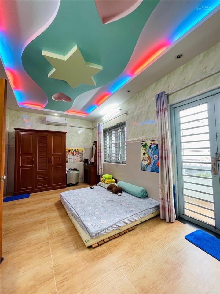 Phan huy ích, ngay emart 90m2, 3 tầng, 6pn, giá 11 tỷ