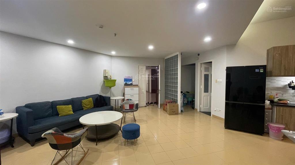 Bán cc tại chung cư 5 tầng, sổ hồng giá 3,68 tỷ, 78m2, 2pn, 2wc, hướng đông bắc