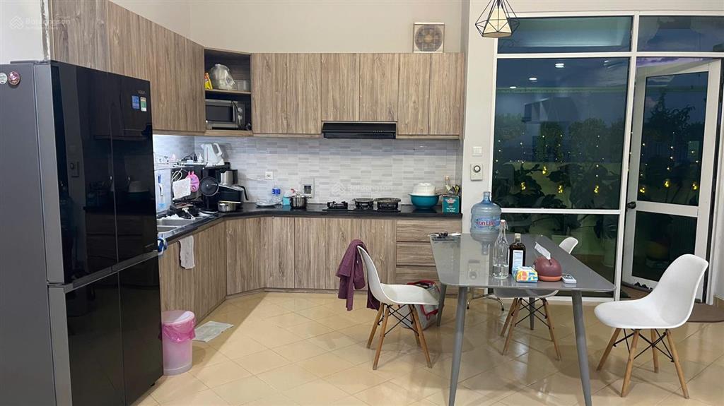 Bán cc tại chung cư 5 tầng, sổ hồng giá 3,68 tỷ, 78m2, 2pn, 2wc, hướng đông bắc