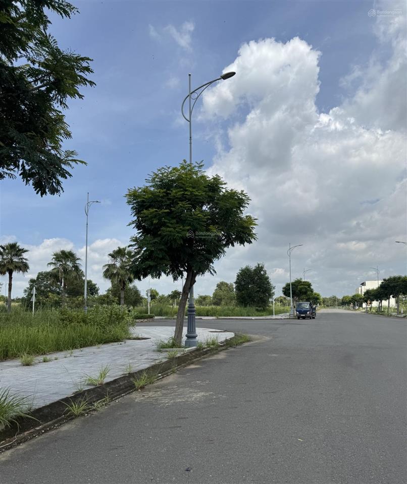 Chính chủ gửi bán lô đất 144m2 sổ đỏ sẵn, trung tâm khu phú gia kđt biên hoà new city
