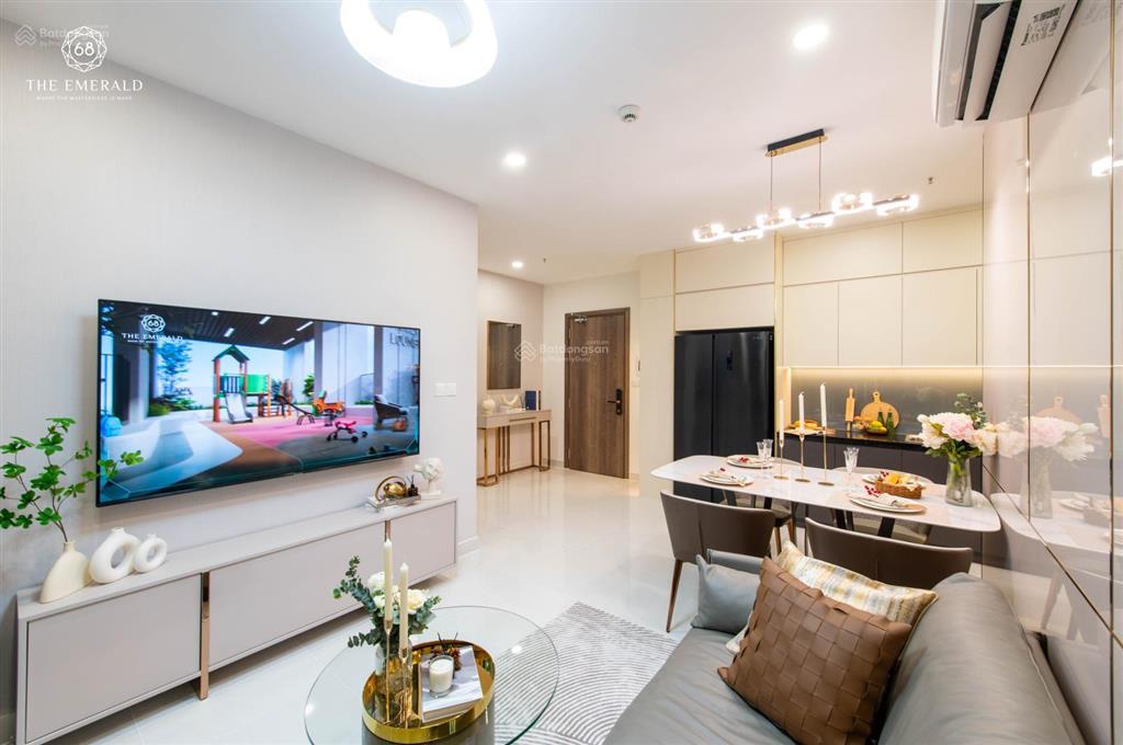Chính chủ gửi bán căn 2pn view nội khu the emerald 68 diện tích 58,5m2, chỉ 3,13 tỷ, nhận nhà 2026