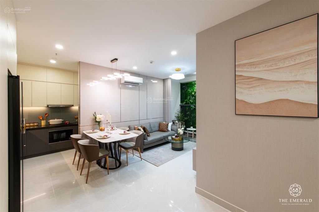 Chính chủ gửi bán căn 2pn view nội khu the emerald 68 diện tích 58,5m2, chỉ 3,13 tỷ, nhận nhà 2026