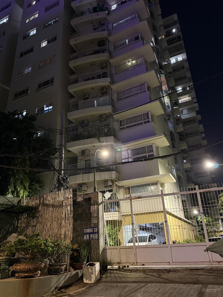 Mua đất tặng nhà đường chợ lớn quận 6  40m2 ngang gần 4.8m nở hậu có sân đậu ô tô chỉ 6.2 tỷ
