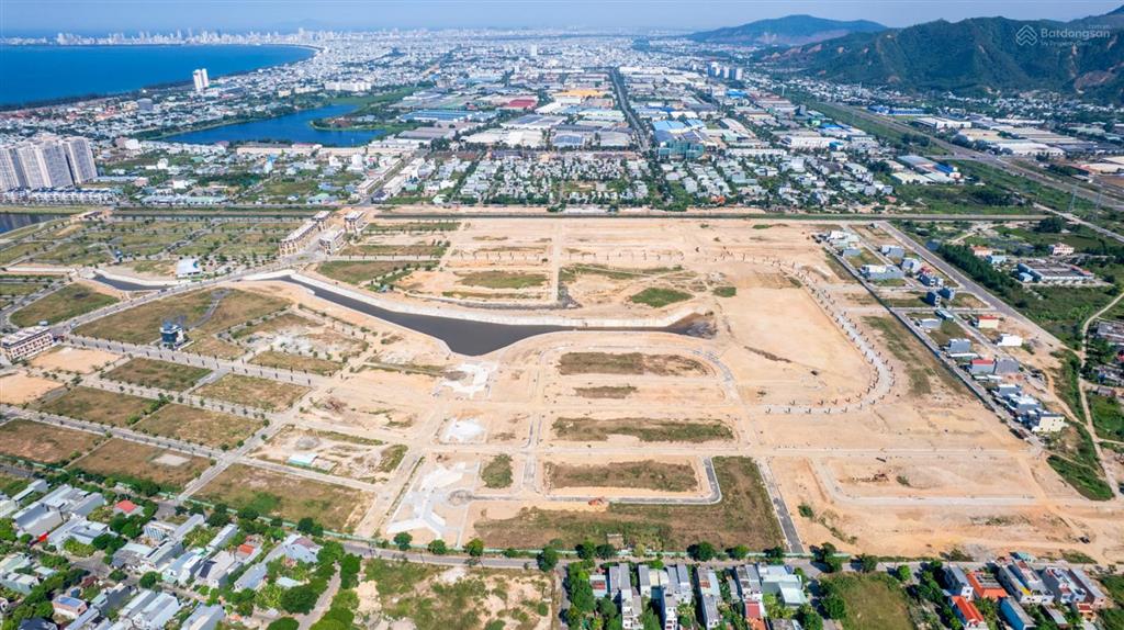Nhà phố xây sẵn 3 tầng 1 tum  the lumia đà nẵng