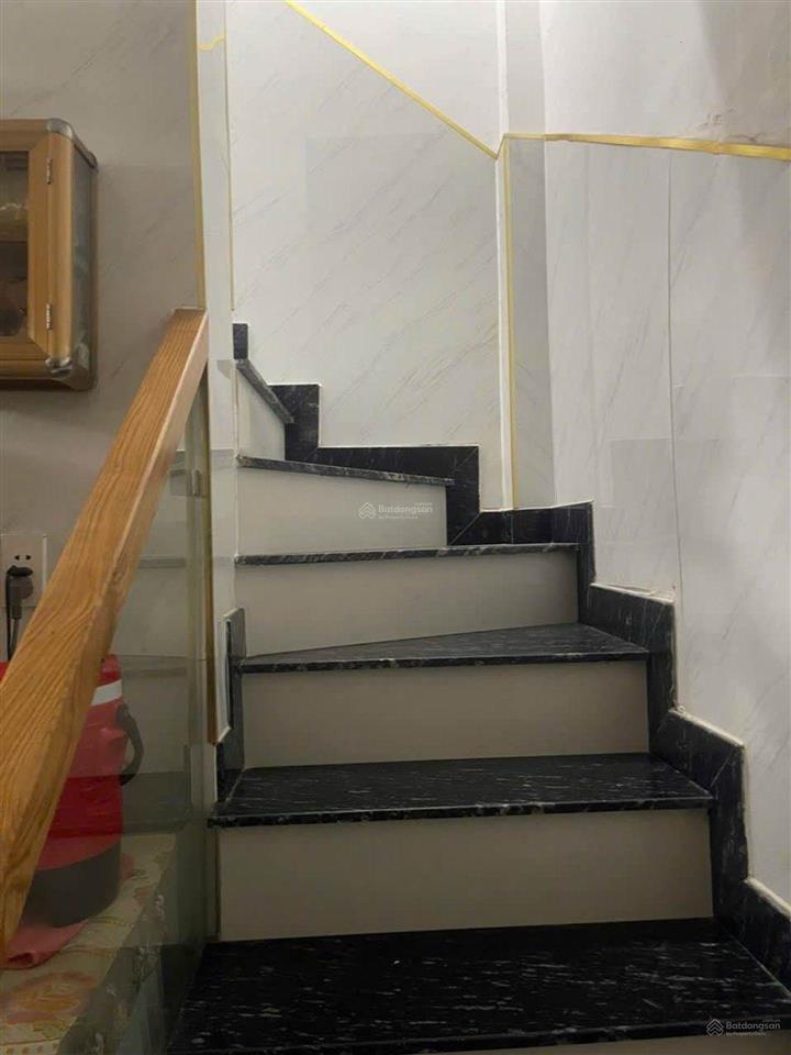 Chủ bán gấp nhà nhỏ xinh nở hậu 30m2 chỉ 1 bước sang gò vấp giá nhỉnh 3 t