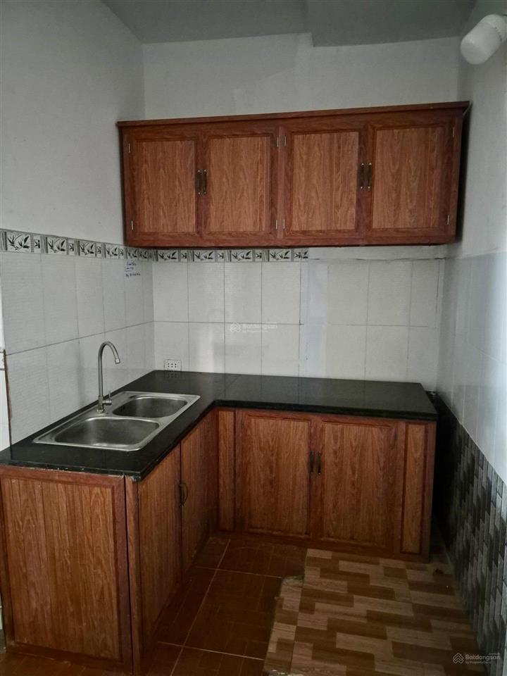 Bán nhà tân kỳ tân quý, diện tích 131m2 xe hơi đậu trước nhà, ngang lớn 5.7m