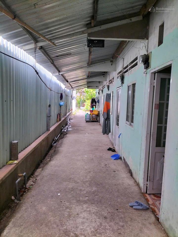 Bán dãy phòng trọ đang hoạt động 6 phòng, còn dư dt cất nhà