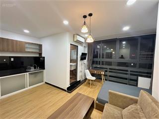 Cho thuê căn hộ 35m2 cửa sổ lớn full nội thất, thang máy phan xích long gần q1, q3, bờ kè trường sa