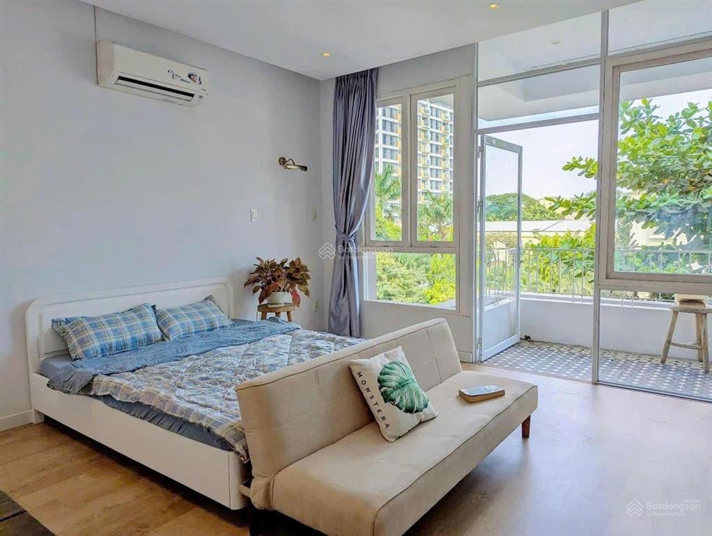Căn hộ cho thuê 1 phòng ngủ ban công 40m2 bình thạnh gần ngã tư hàng xanh ở nguyễn văn thương