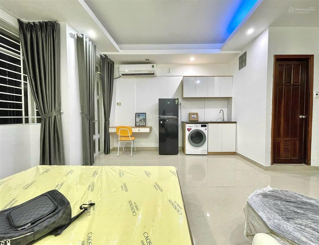Căn hộ dịch vụ 40m2 ban công, máy giặt riêng, full nội thất gần q1, hàng xanh ngay chợ bà chiểu