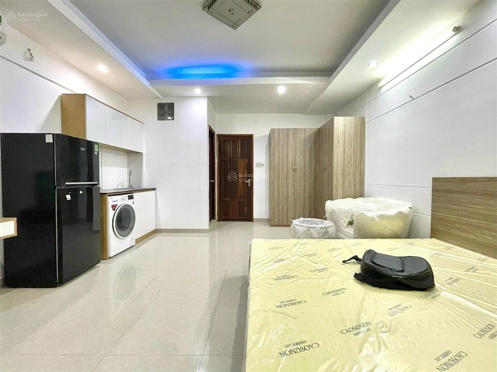 Căn hộ dịch vụ 40m2 ban công, máy giặt riêng, full nội thất gần q1, hàng xanh ngay chợ bà chiểu