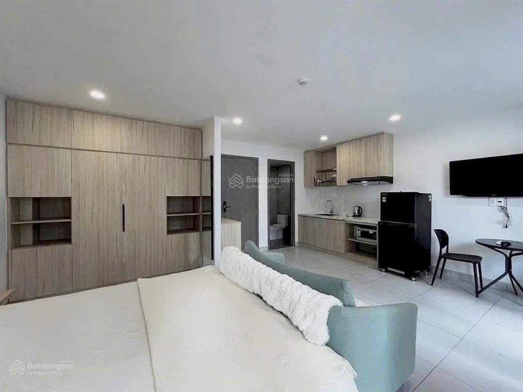 Căn hộ dịch vụ 38m2 ban công full nội thất khu phan xích long gần q1, q3 đường nguyễn công hoan