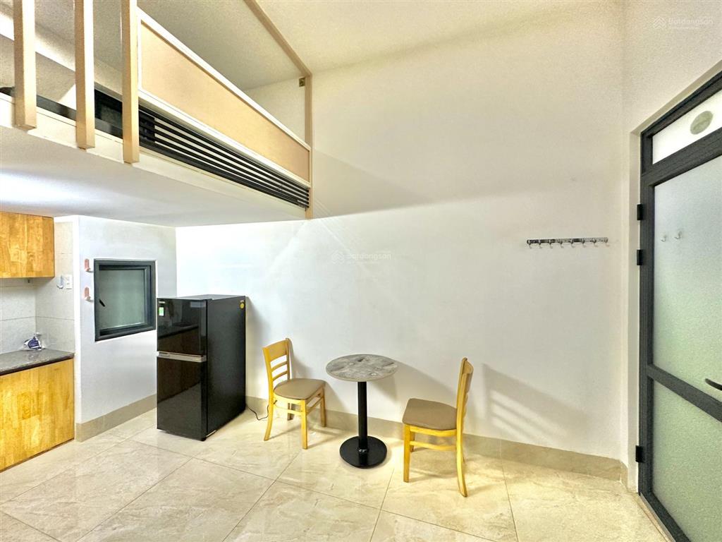 Phòng trọ 30m2 có gác, thang máy gần đh ngoại thương, hutech, gtvt, uef đường nguyễn gia trí