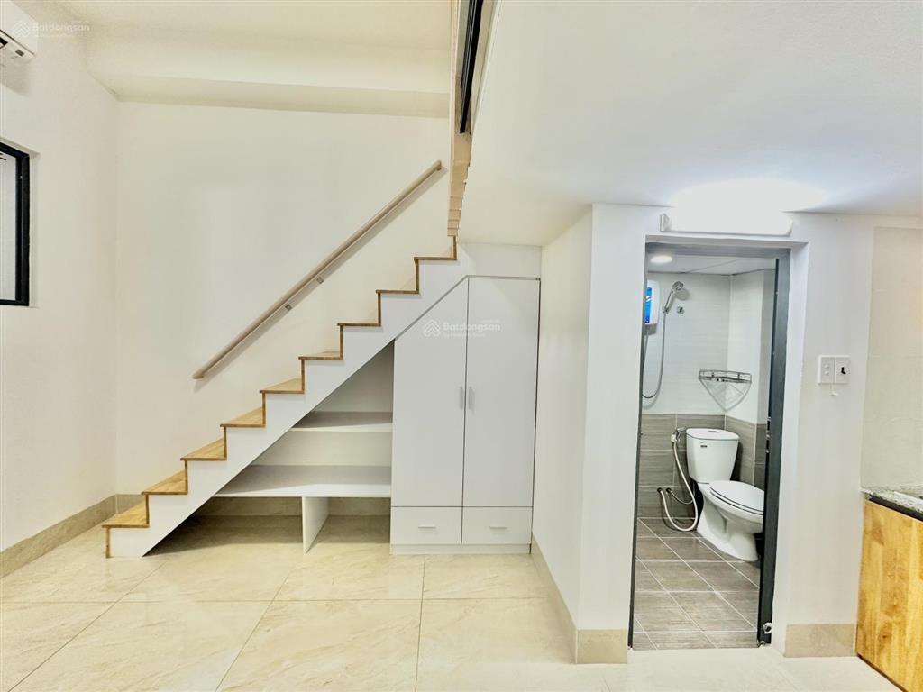 Phòng trọ 30m2 có gác, thang máy gần đh ngoại thương, hutech, gtvt, uef đường nguyễn gia trí
