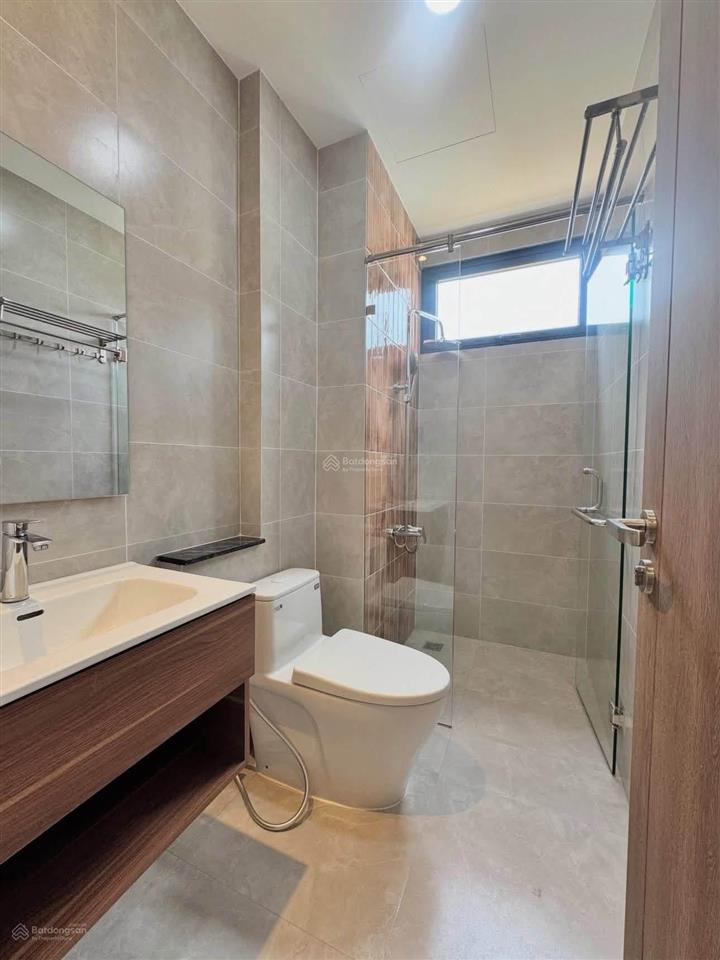 Cho thuê căn hộ 30m2 ban công, full nội thất gần học viện cán bộ, ngã tư hàng xanh, hutech, ftu