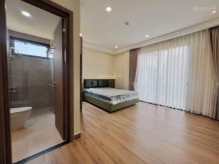 Cho thuê căn hộ 30m2 ban công, full nội thất gần học viện cán bộ, ngã tư hàng xanh, hutech, ftu