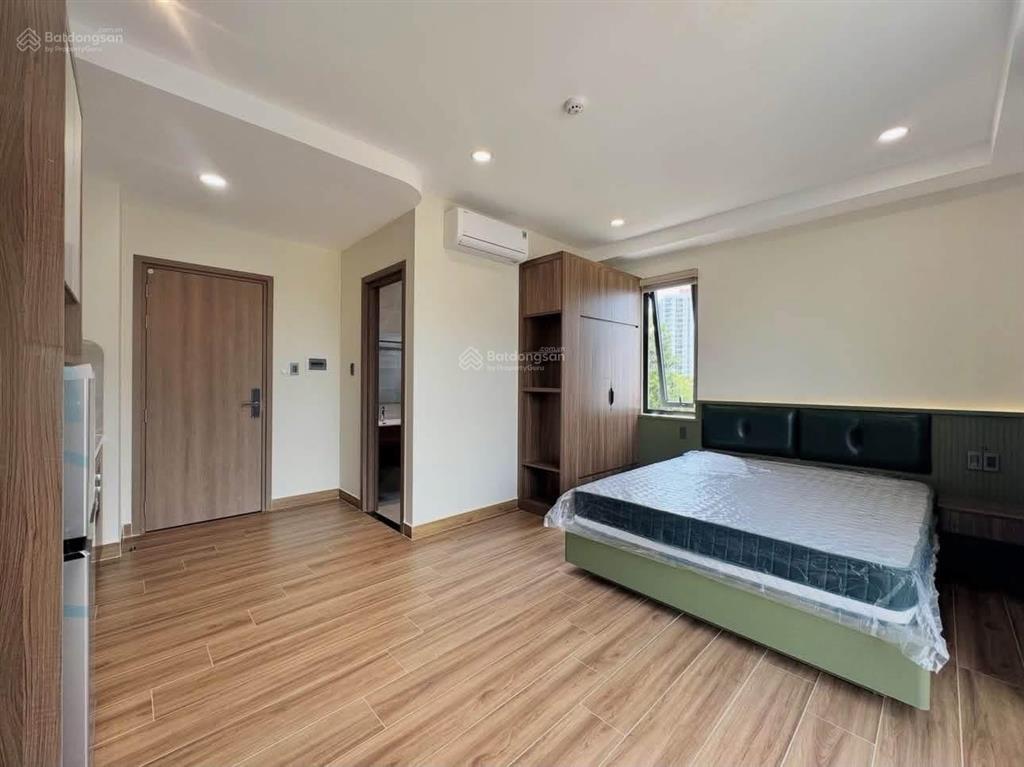 Cho thuê căn hộ 30m2 ban công, full nội thất gần học viện cán bộ, ngã tư hàng xanh, hutech, ftu