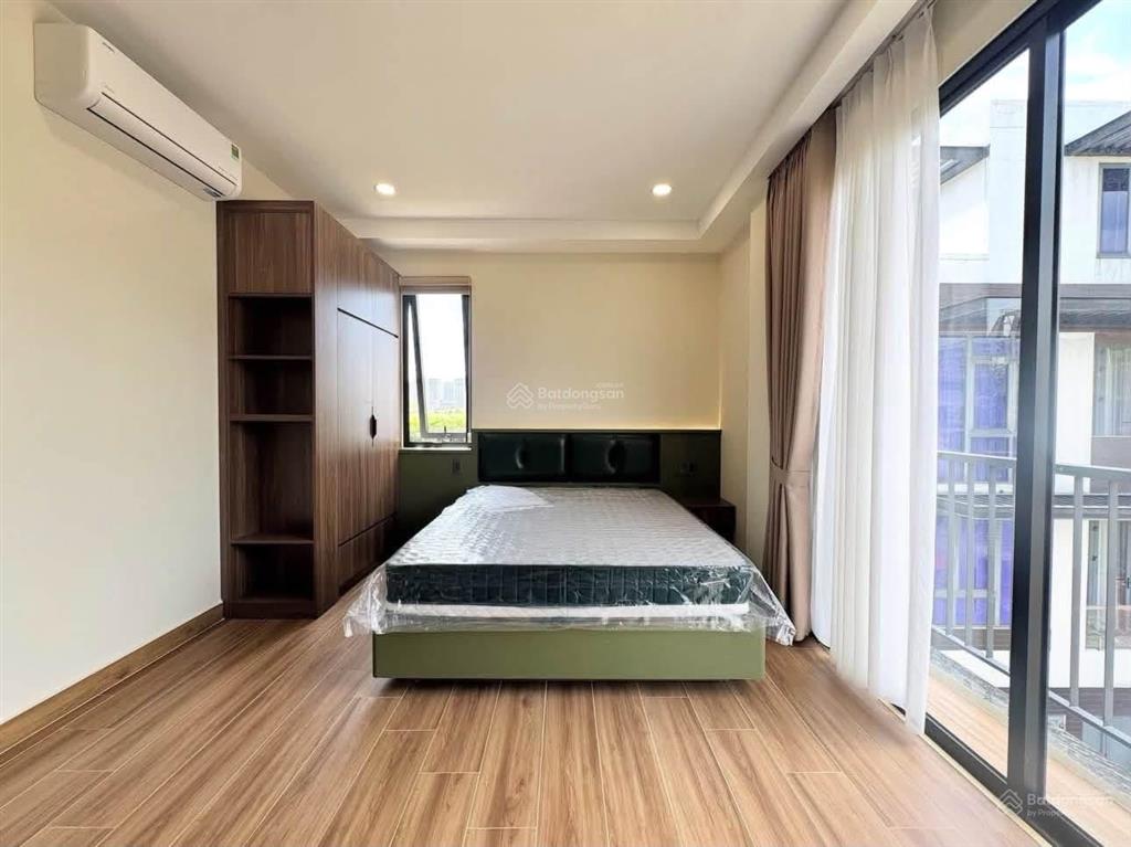 Cho thuê căn hộ 30m2 ban công, full nội thất gần học viện cán bộ, ngã tư hàng xanh, hutech, ftu