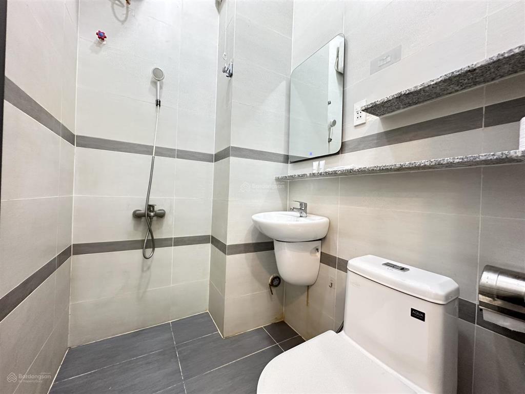 Cho thuê phòng trọ 30m2 ban công, máy giặt riêng full nội thất mới đường nguyễn gia trí gần q1, q2