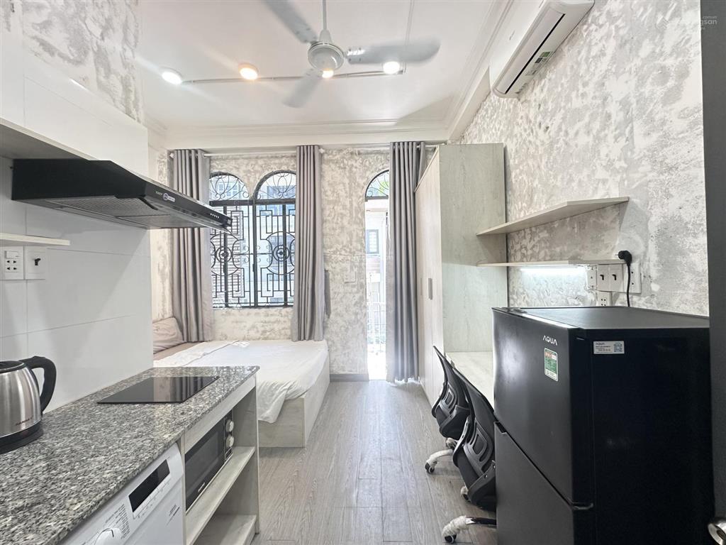 Cho thuê phòng trọ 30m2 ban công, máy giặt riêng full nội thất mới đường nguyễn gia trí gần q1, q2