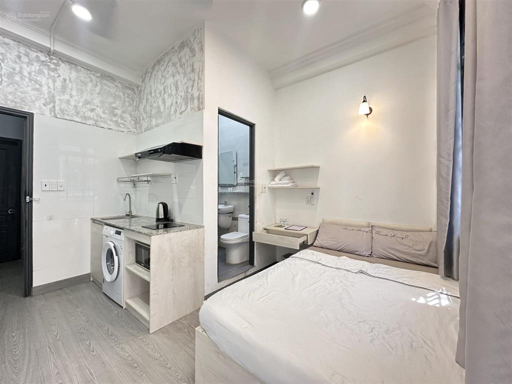 Cho thuê phòng trọ 30m2 ban công, máy giặt riêng full nội thất mới đường nguyễn gia trí gần q1, q2