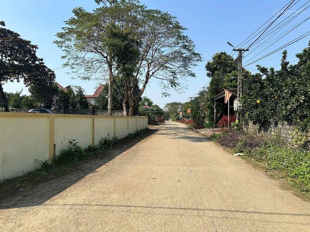 Đất 2 mặt đường hướng tây bắc và đông nam