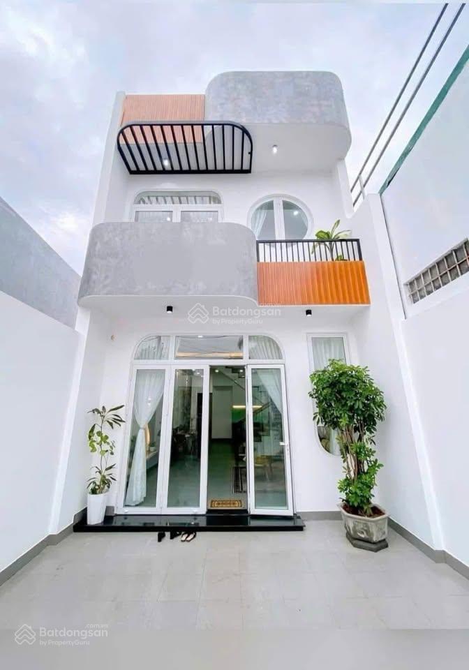 Cần bán gấp nhà 1 trệt 1 lầu  70m2  ngay chợ tạm tân hiệp sổ hồng hoàn công