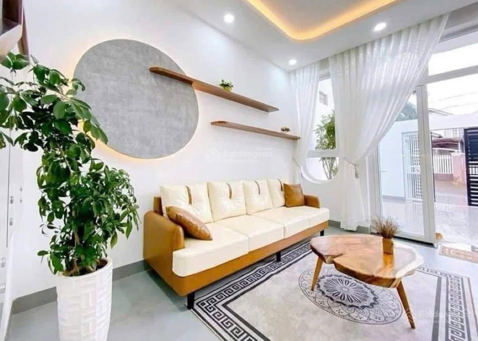 Cần bán gấp nhà 1 trệt 1 lầu  70m2  ngay chợ tạm tân hiệp sổ hồng hoàn công