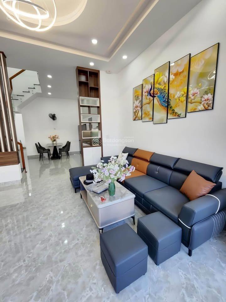 Chủ cần thanh lý lại nhà 1t1l ngay uyên hưng sổ hồng hoàn công